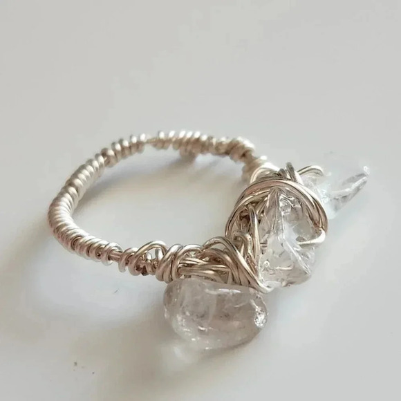 Triple white translucent crystal gemstones on silver wire ring - Picture 8 of 10
